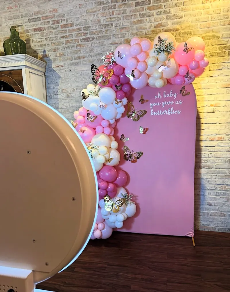 Deluxe booth with balloon backdrop at elegant Las Vegas event