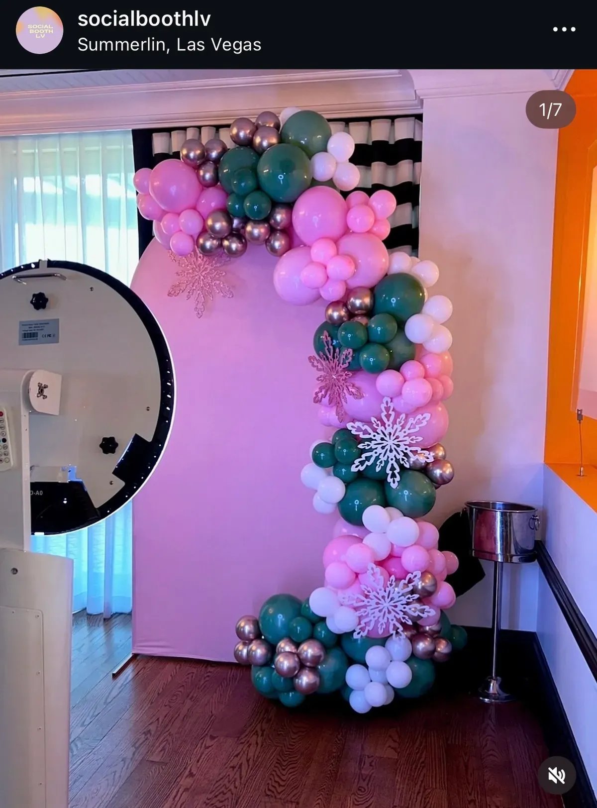 Elegant balloon garland design